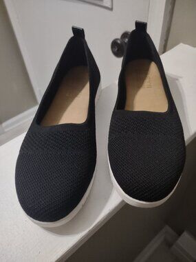 Taryn Rose Kazzy - soft padded low platform wedge flats - EUC - size 9